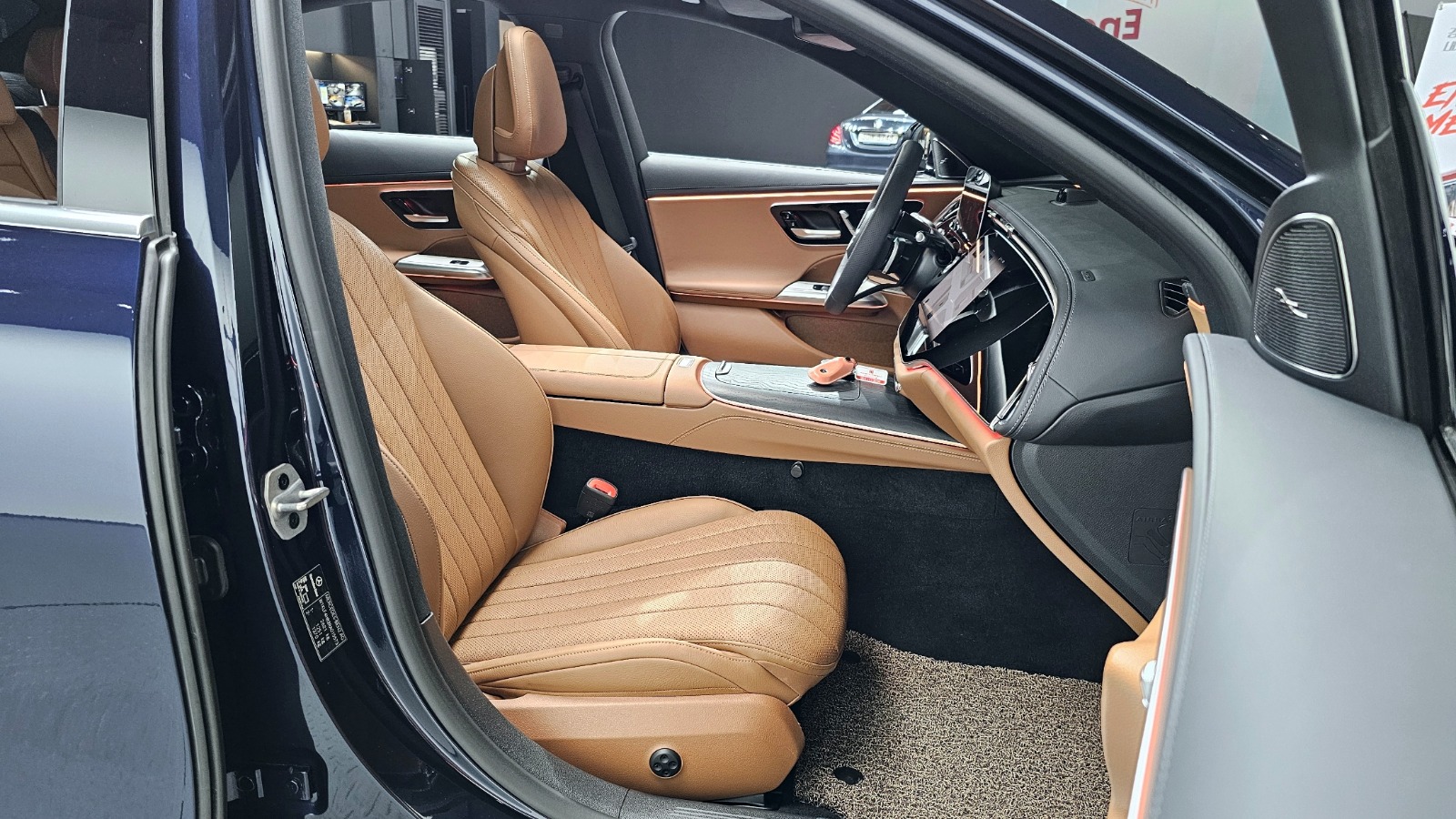 E300