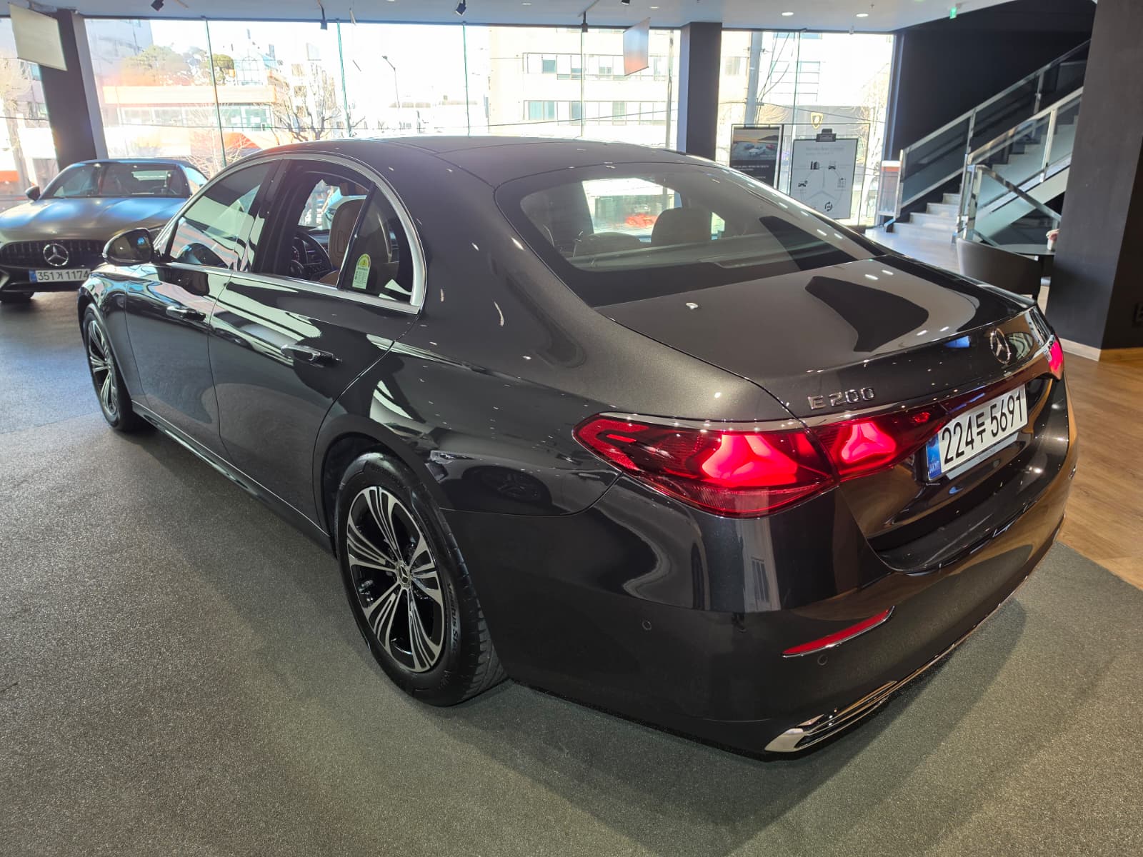 E200