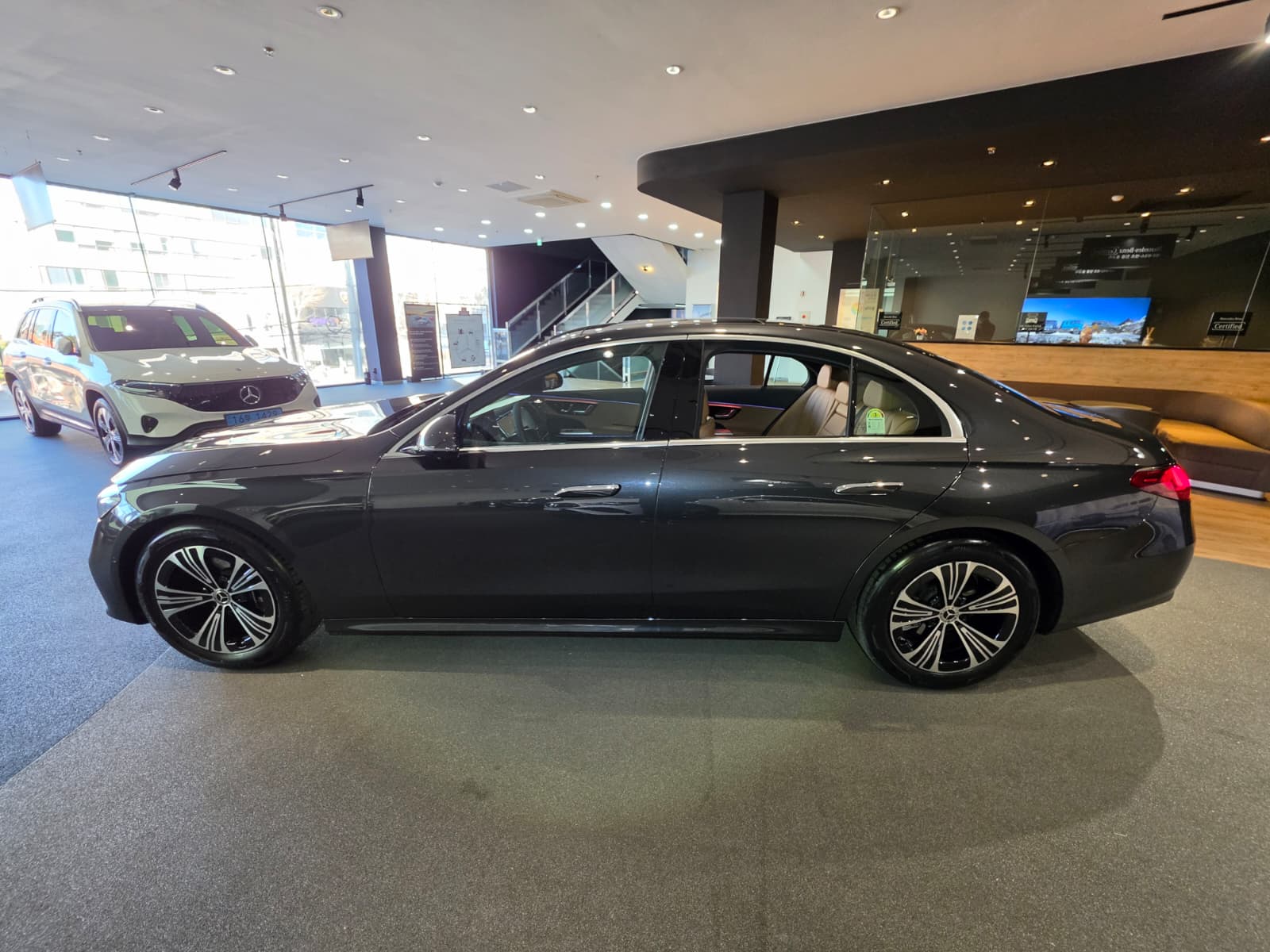 E200