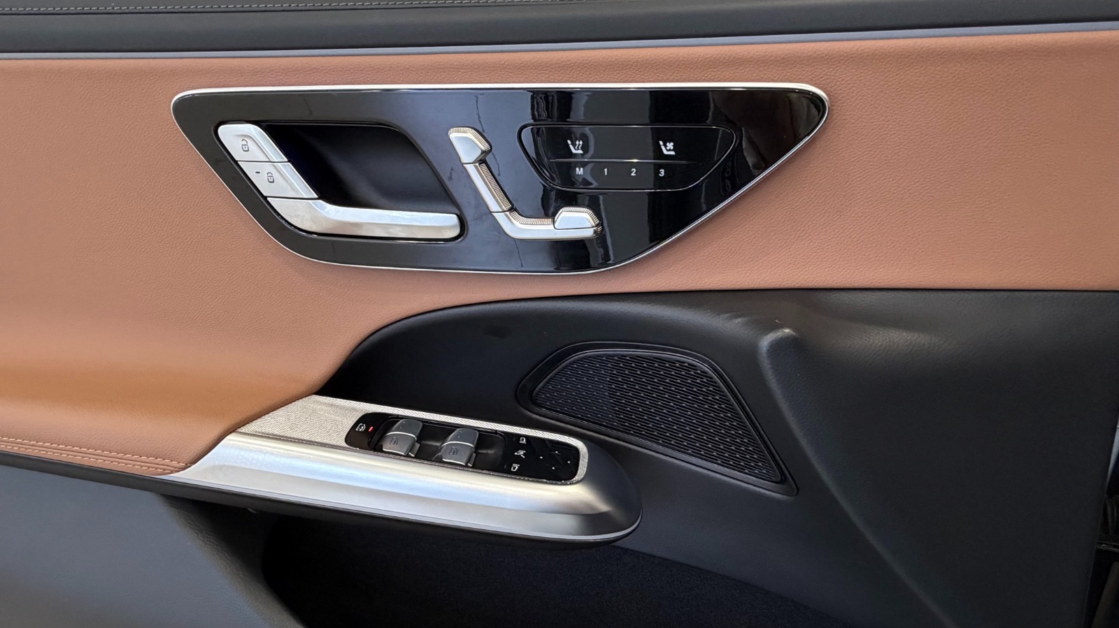 E200