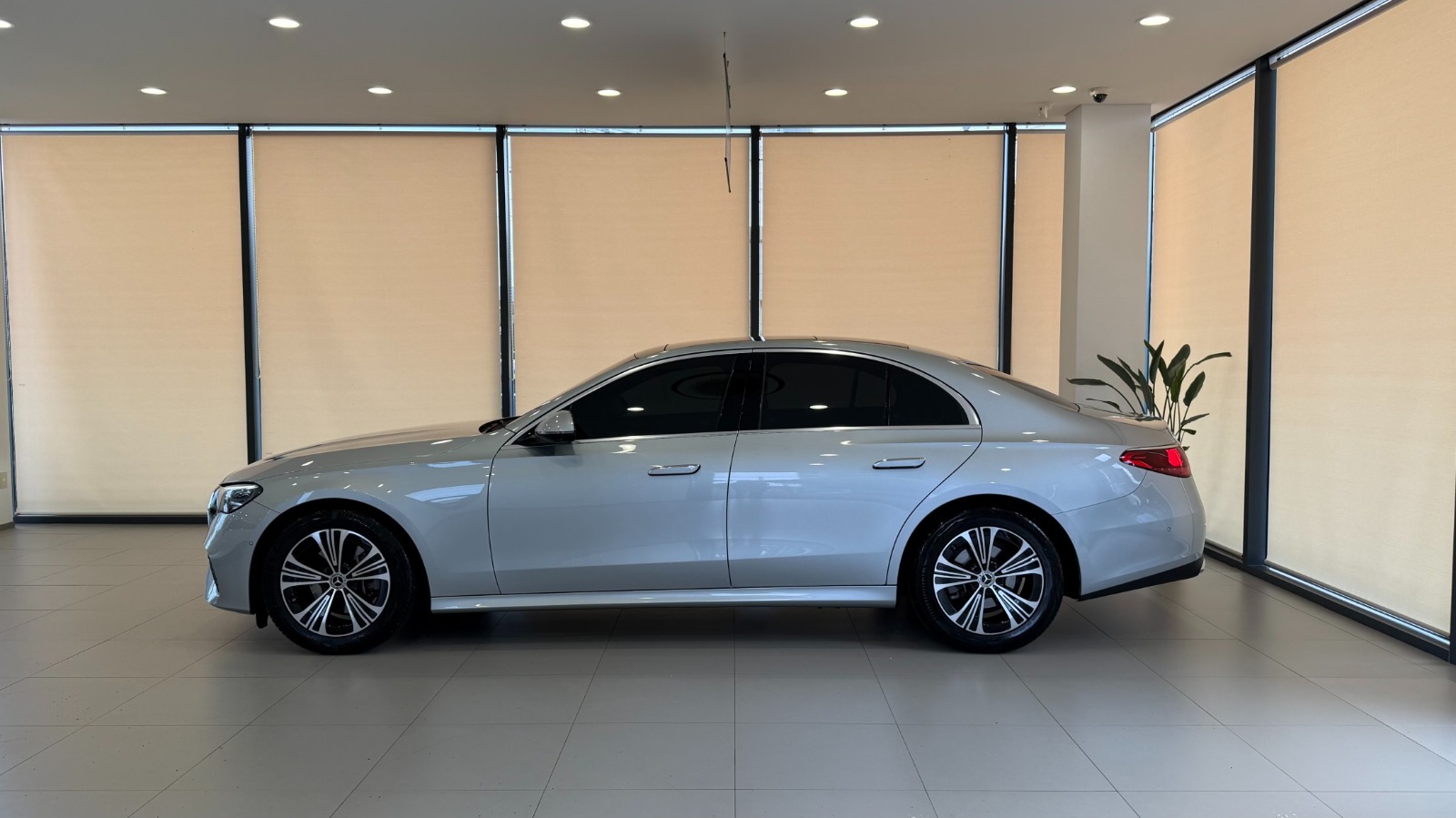 E200