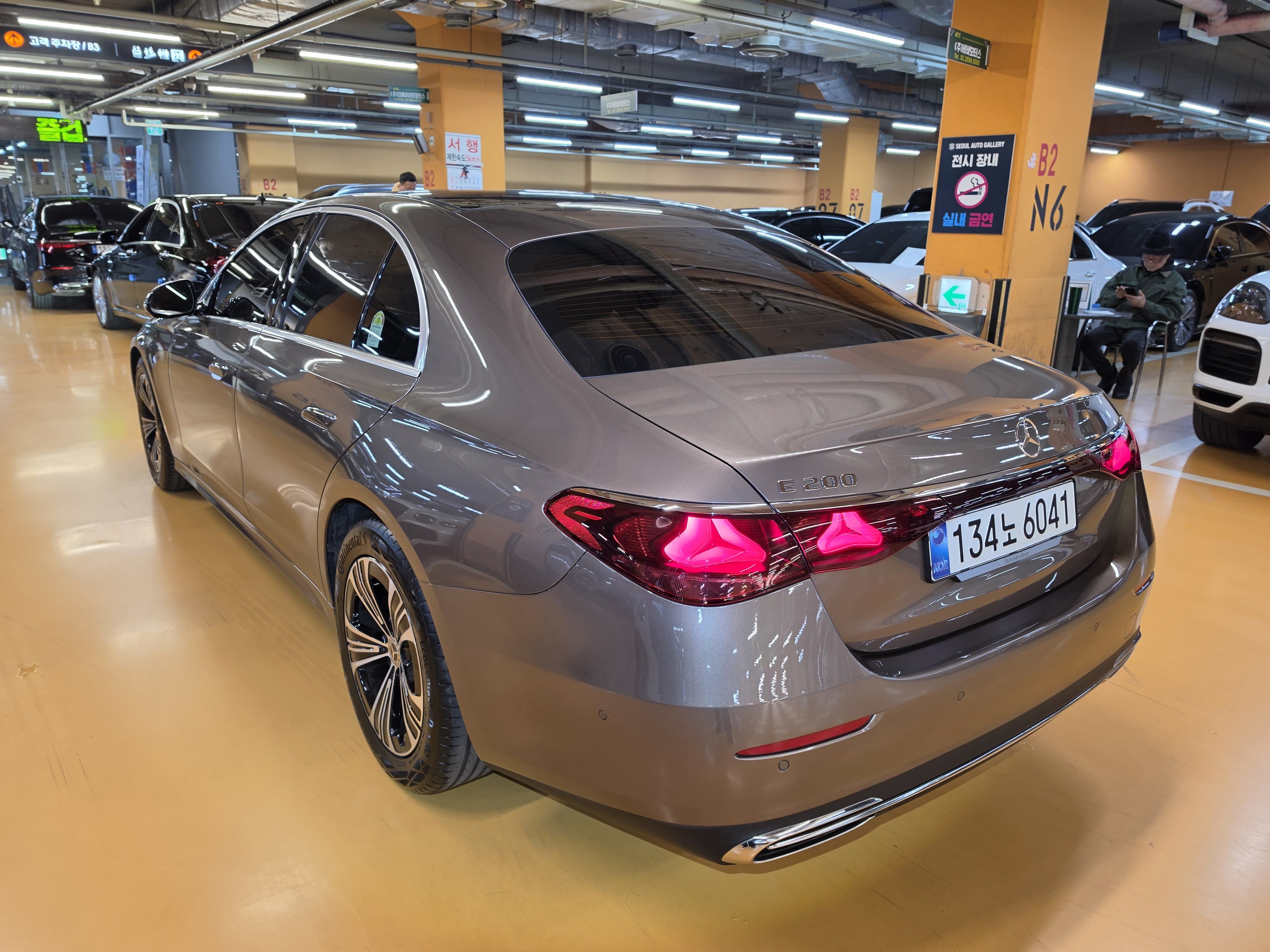 E200