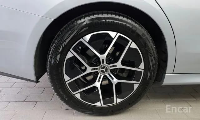 E200