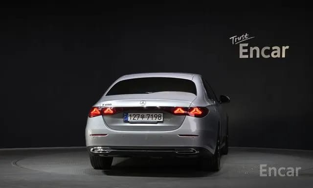 E200