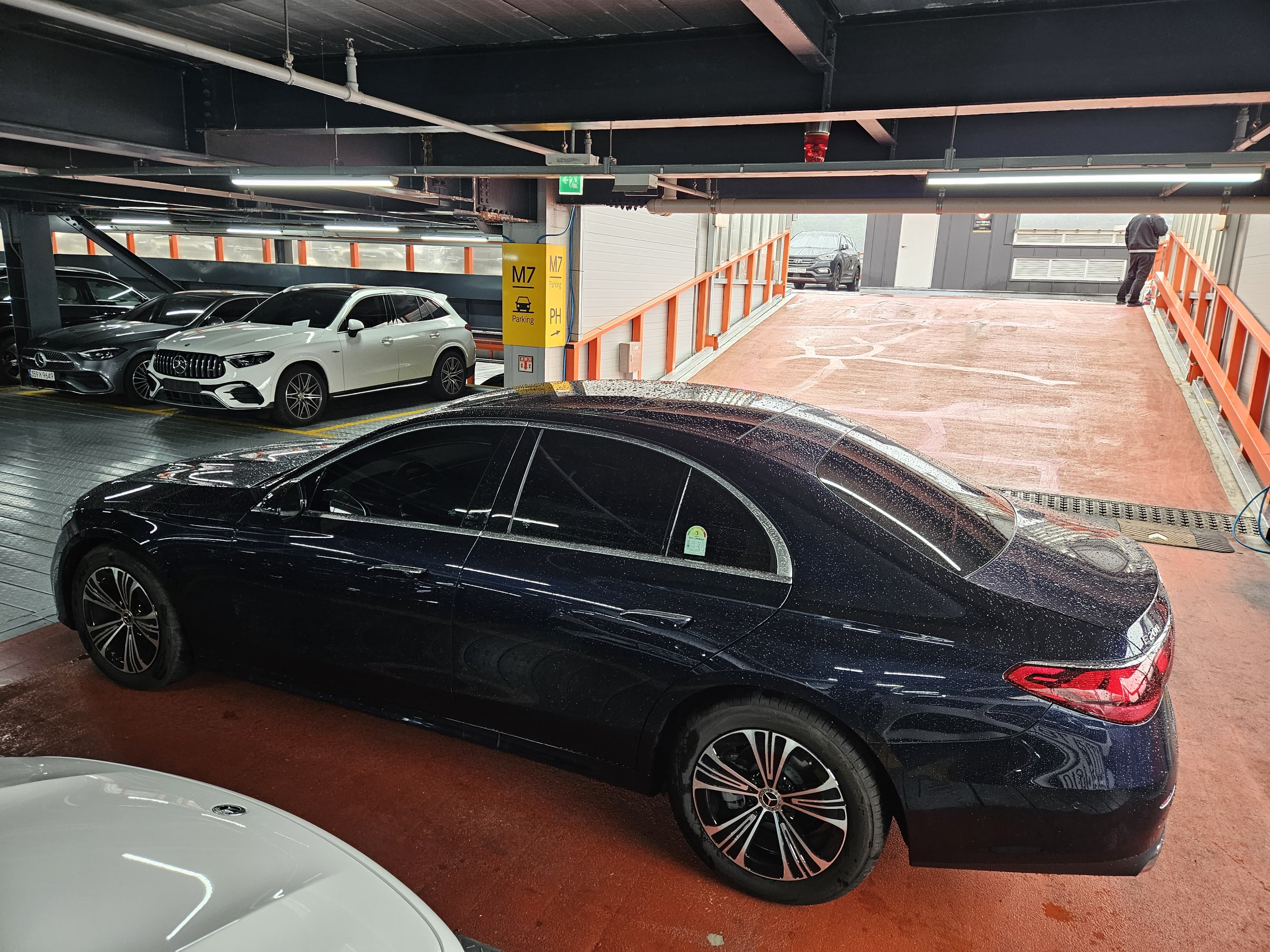 E200