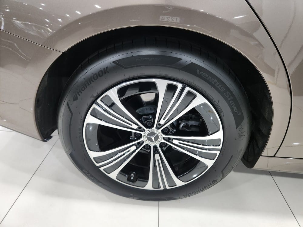 E200