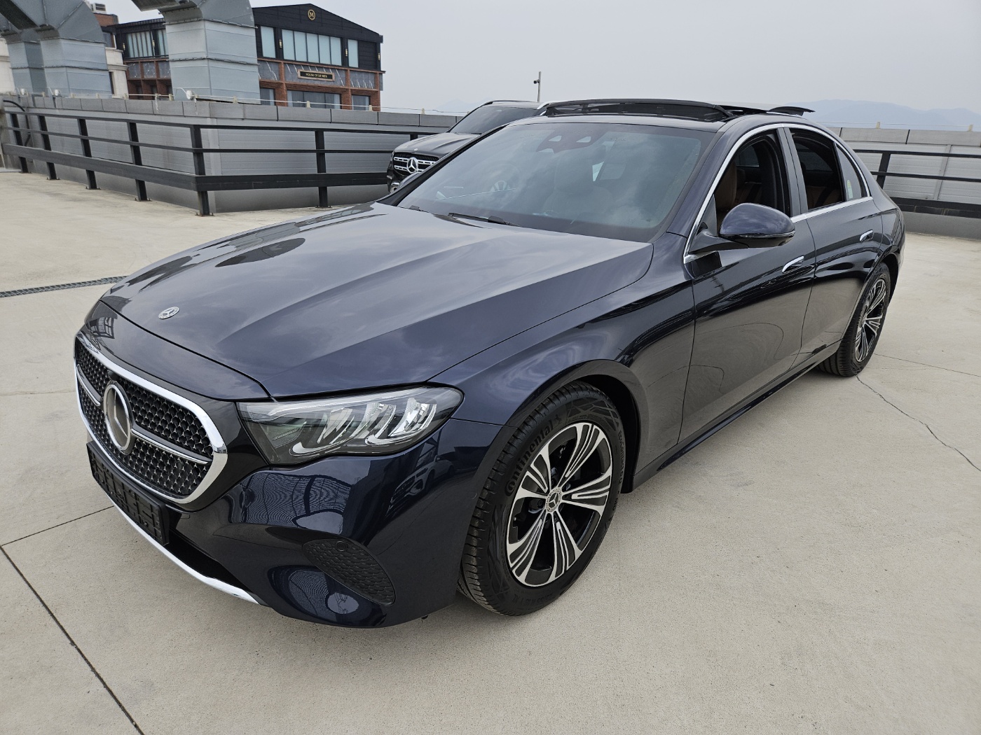 E200