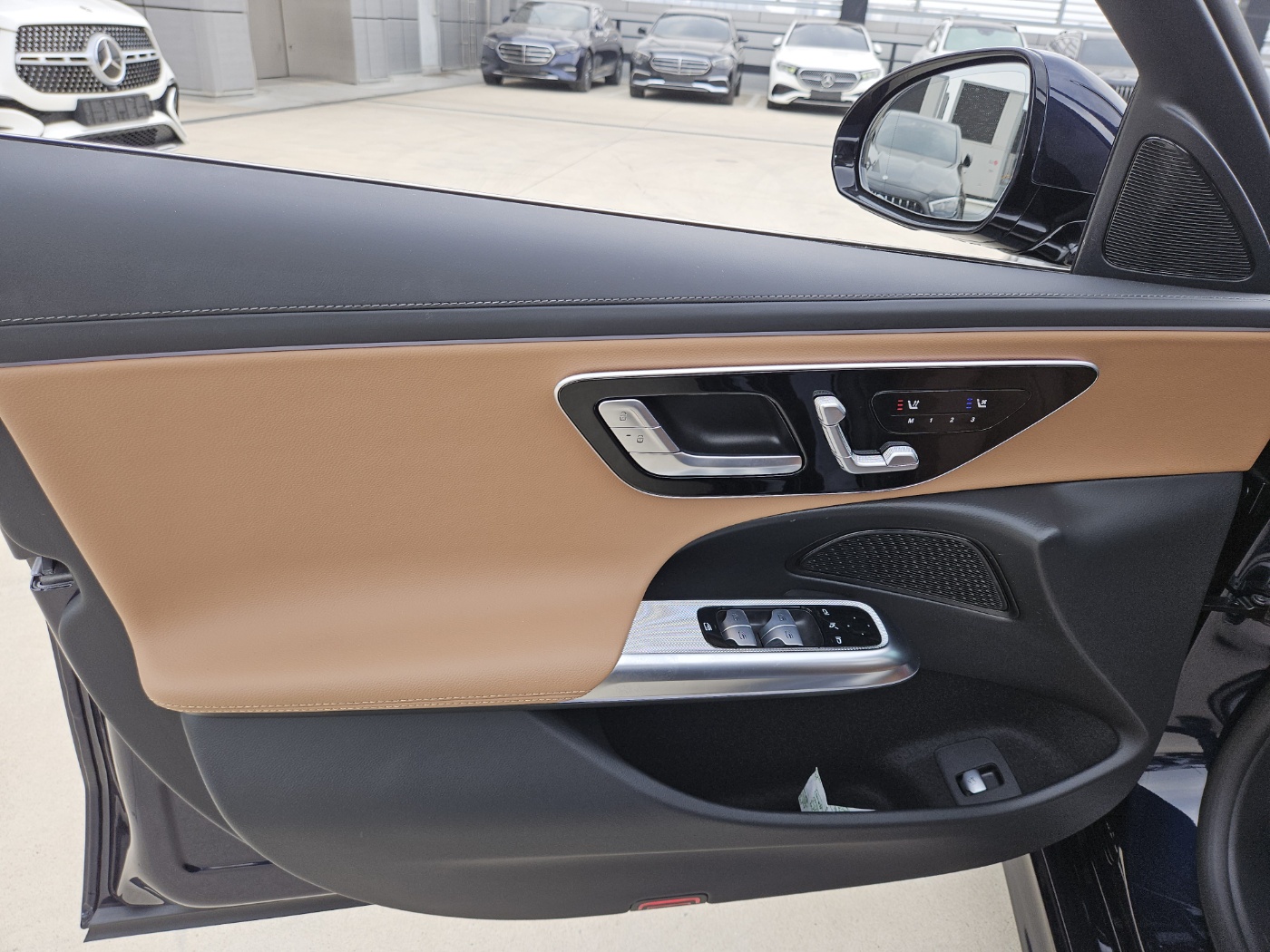 E200