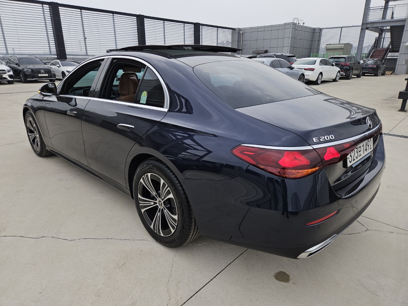 E200
