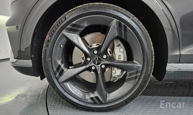 GV70