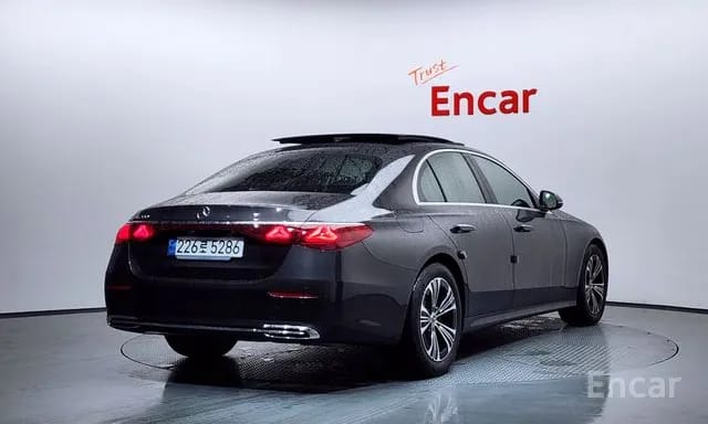E200