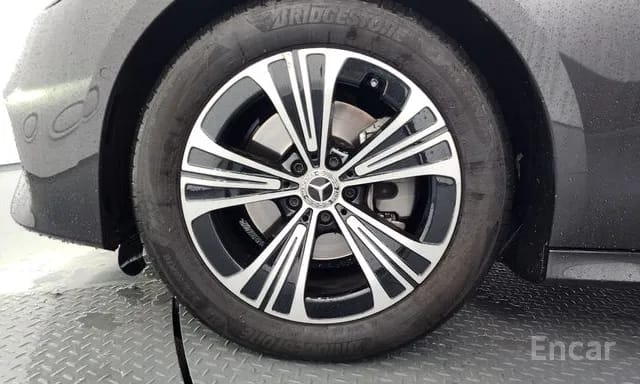 E200