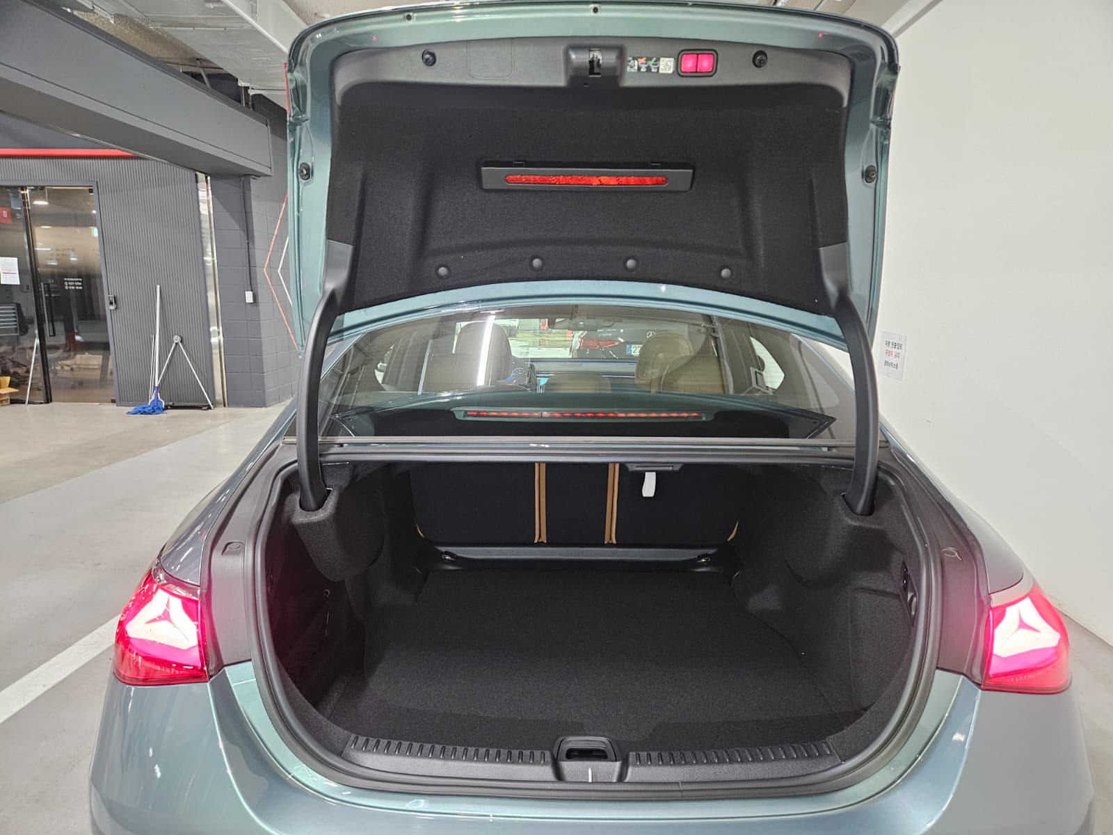 E200