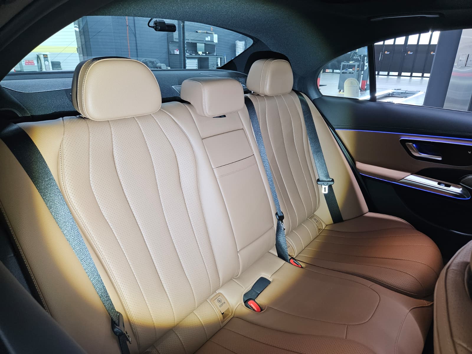 E200