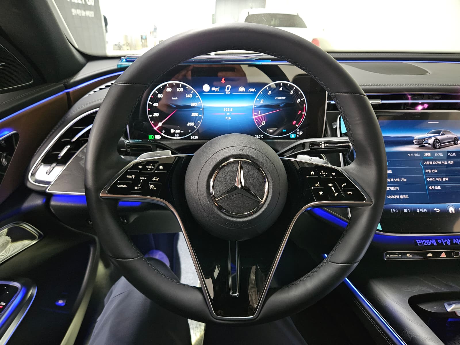 E200
