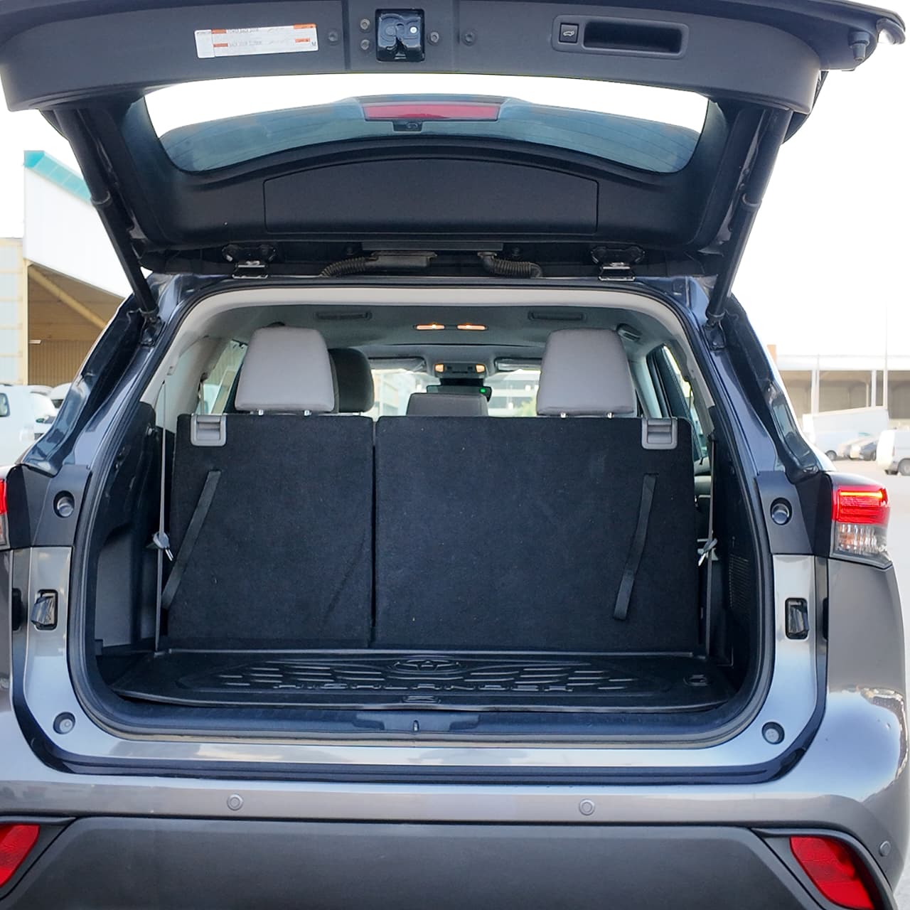 تويوتا هايلاندر (Toyota Highlander)، *