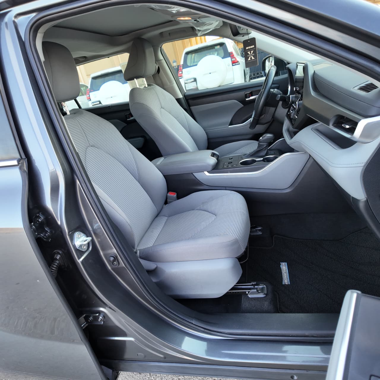 تويوتا هايلاندر (Toyota Highlander)، *