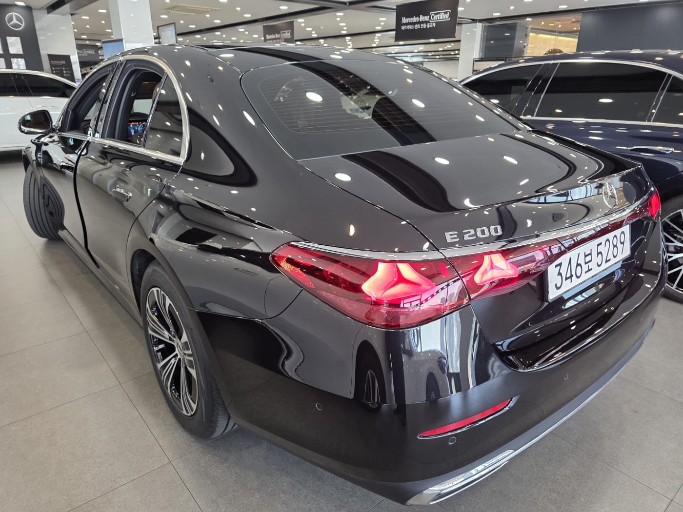 E200