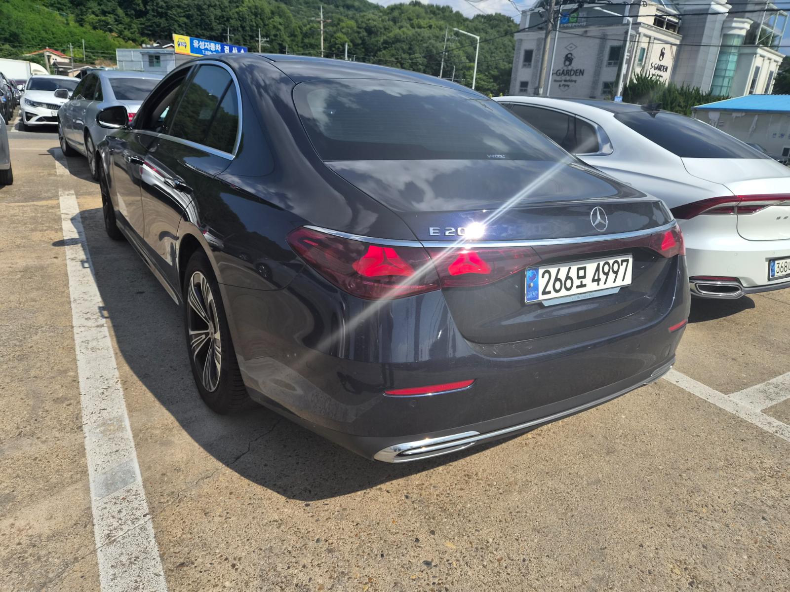 E200