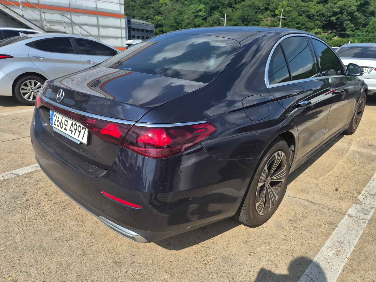 E200