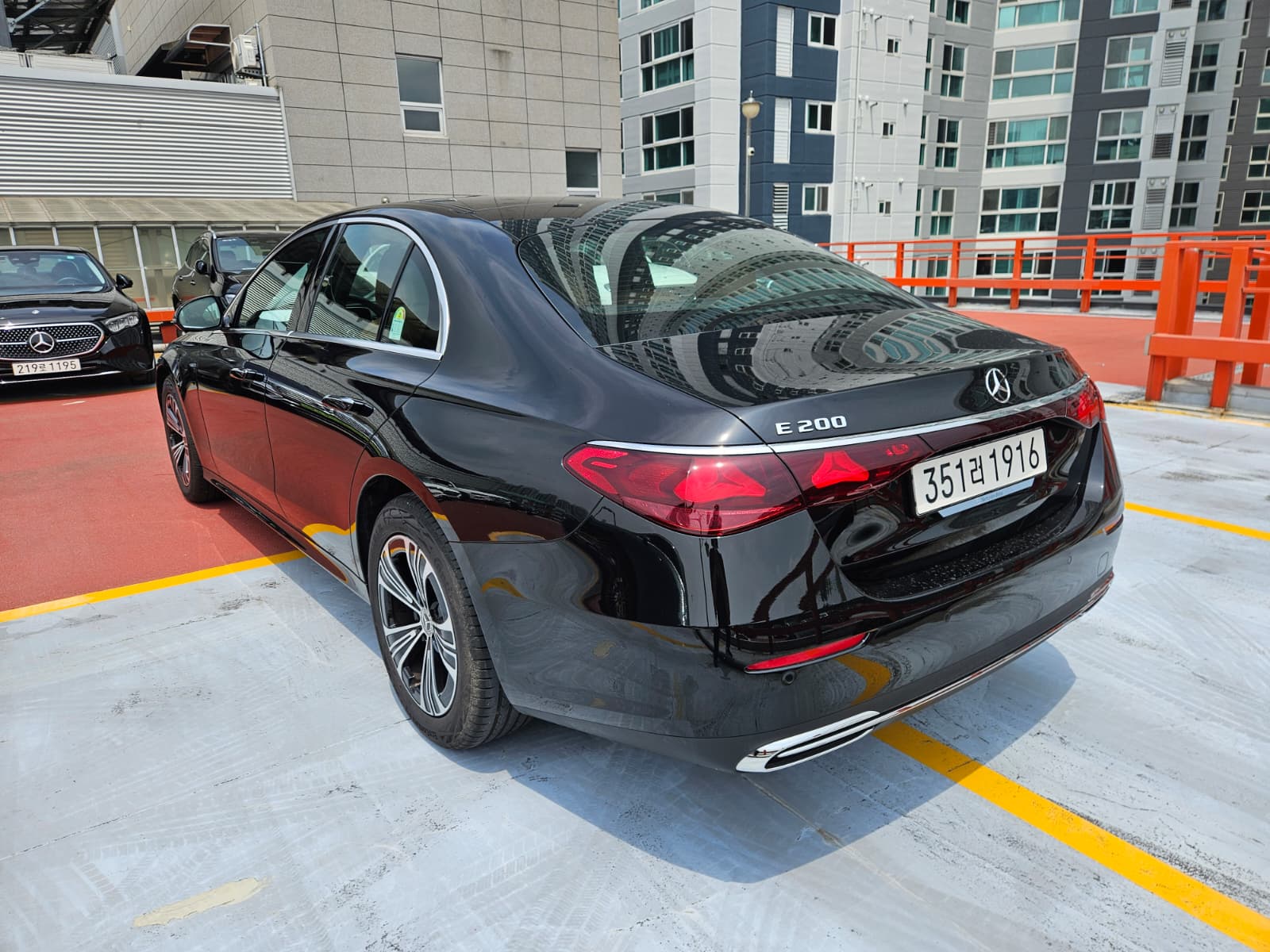 E200