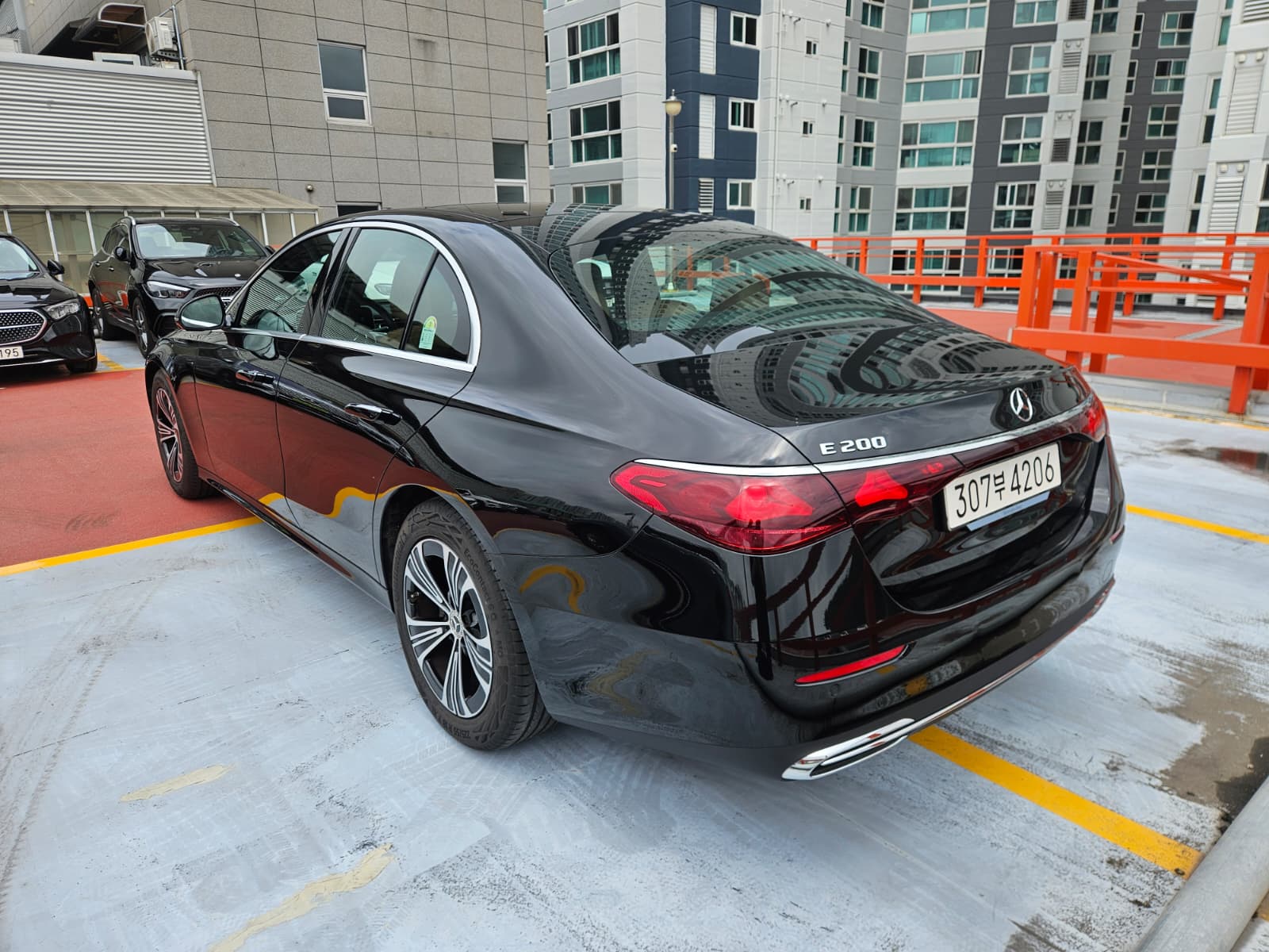 E200